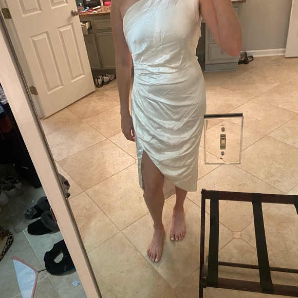 Elliatt Cassini Dress - Size M Dry cleaned - Picture 6 of 6